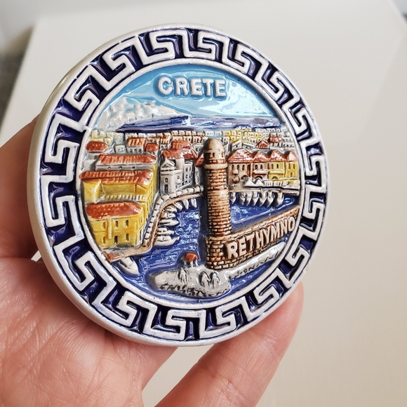 Crete Hand Painted Magnet Art - Picture 3 of 4